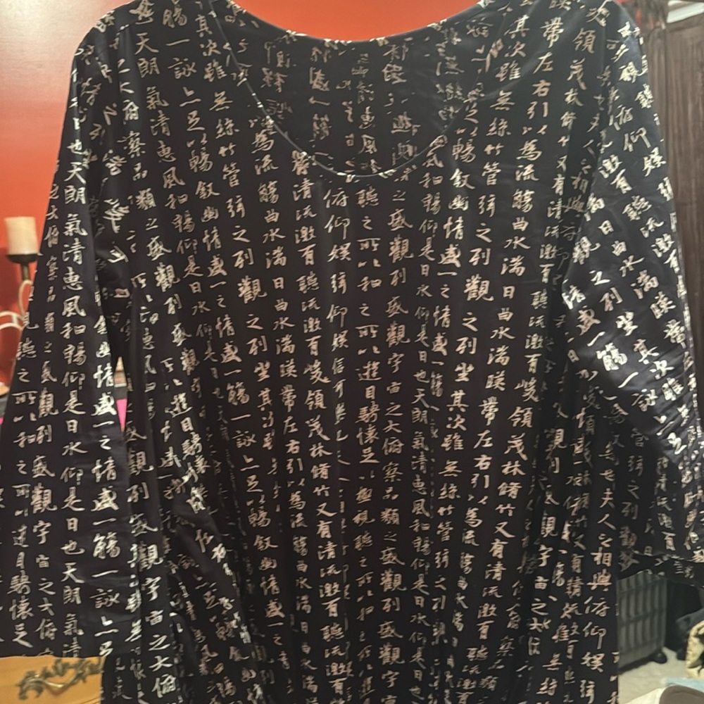Tulip asymmetrical beautiful roomy front pockets
